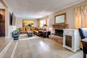 Pet-Friendly Las Vegas Home Shared Pool and Hot Tub